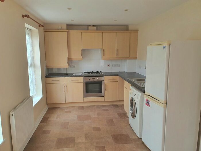 2 Bedroom Flat To Rent In Norfolk Court, Norwich Crescent, Chadwell Heath, Romford, Essex RM6