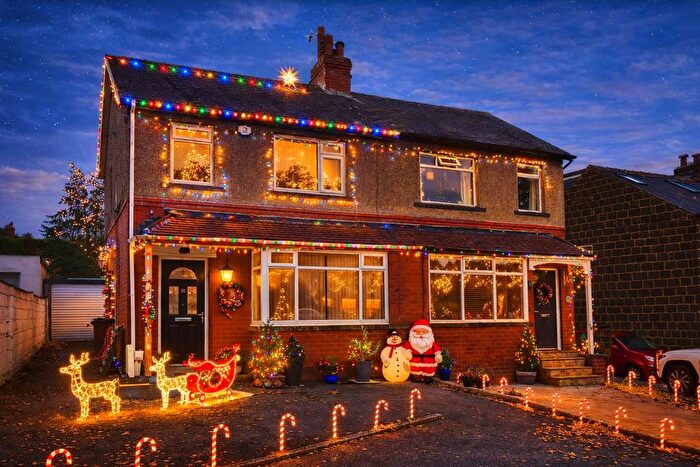 3 Bedroom Semi-detached House For Sale In Green Lane, Yeadon, Leeds, LS19