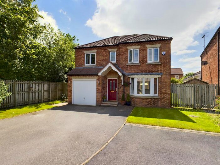 4 Bedroom Detached House For Sale In St. Quintin Field, Nafferton, Driffield, YO25