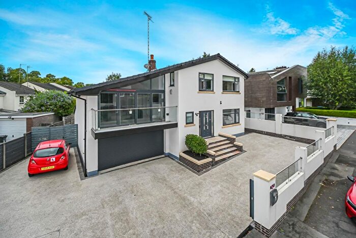 4 Bedroom Detached House For Sale In Woodstock Drive, Worsley, Manchester, M28