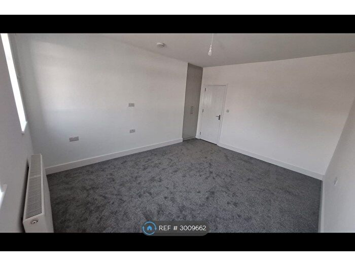 2 Bedroom Flat To Rent In Cove Road, Farnborough, GU14
