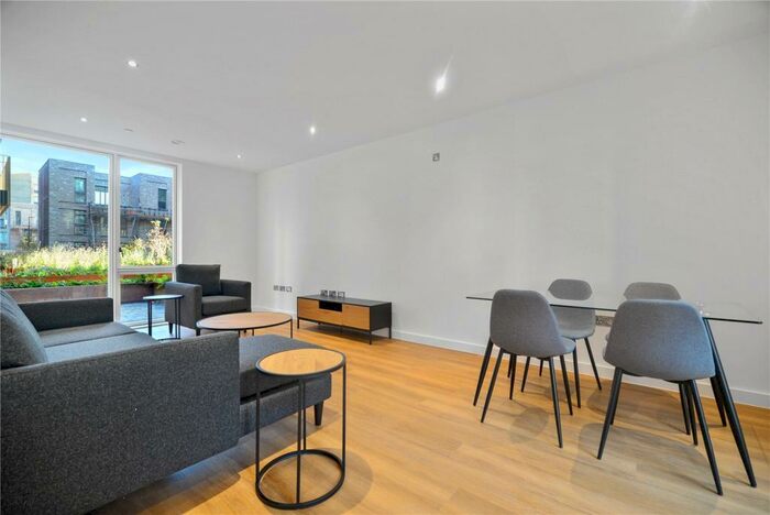 3 Bedroom Apartment To Rent In Peto Mews, London, E16
