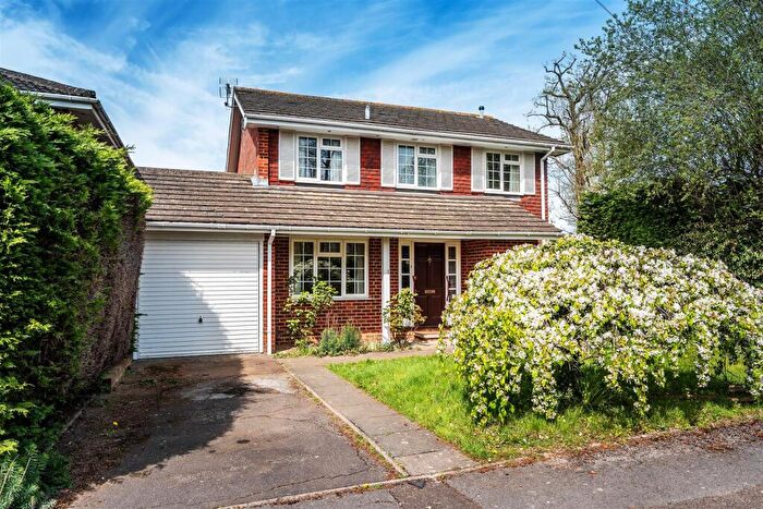 4 Bedroom Detached House To Rent In Bromford Close, Hurst Green, Oxted, RH8