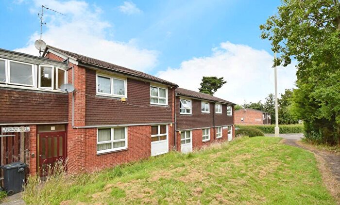 1 Bedroom Flat For Sale In Champion Close, Leicester, Leicestershire, LE5
