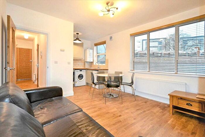 2 Bedroom Flat To Rent In Bollo Lane, Chiswick, Chiswick, W4