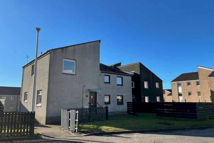 2 Bedroom Flat To Rent In Dochart Terrace, Dundee, DD2