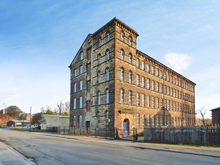 2 Bedroom Apartment For Sale In Balme Road, Cleckheaton, BD19