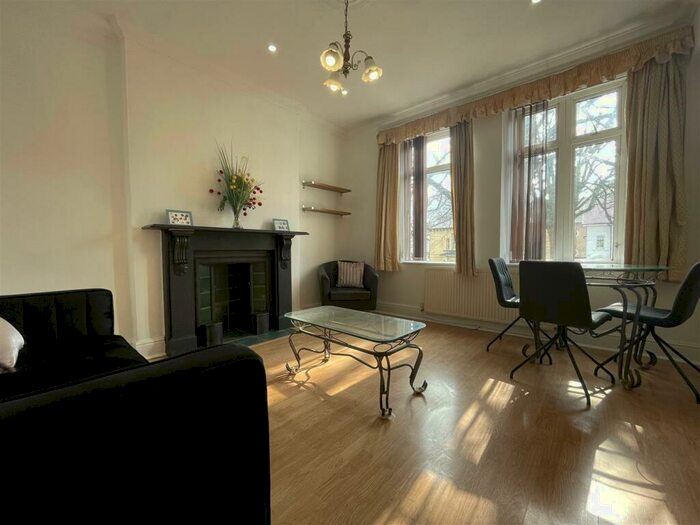 1 Bedroom Flat To Rent In The Walk, Roath, Cardiff, CF24