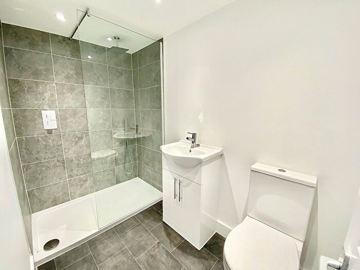 2 Bedroom Flat To Rent In London Road, Benfleet, SS7