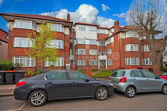 1 Bedroom Flat To Rent In Crest Court, The Crest, Hendon, NW4