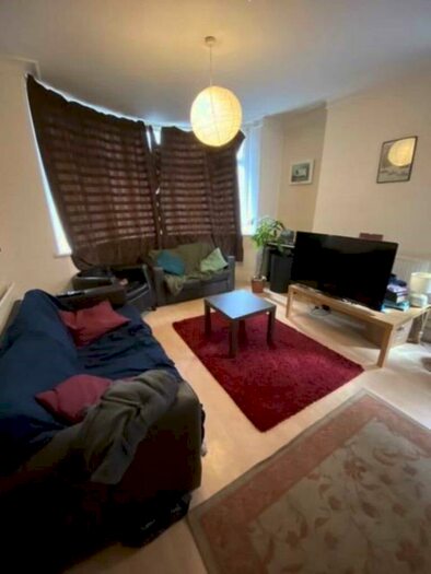 3 Bedroom Semi-Detached House To Rent In Mauldeth Road West, Withington, M20