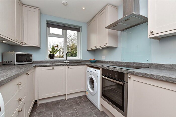 2 Bedroom Flat For Sale In Sutton Common Road, Sutton, Surrey, SM1