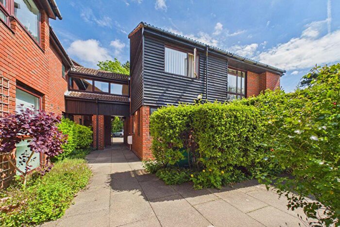 2 Bedroom Apartment For Sale In Tadworth, KT20