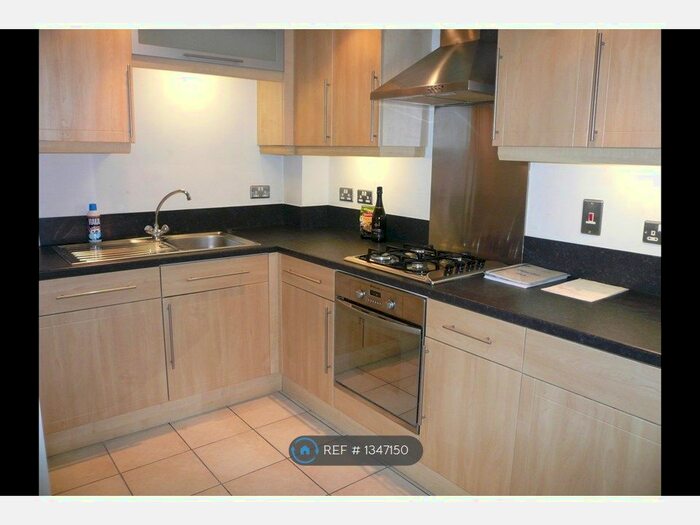 2 Bedroom Flat To Rent In Heatcote Road, Camberley, GU15