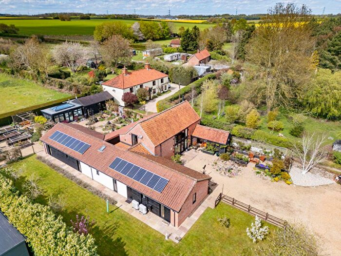 4 Bedroom Barn Conversion For Sale In Ivy Todd, Necton, Swaffham, PE37