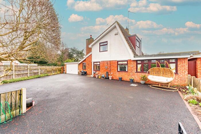 3 Bedroom Detached House For Sale In Conifer Close, Ormesby, NR29