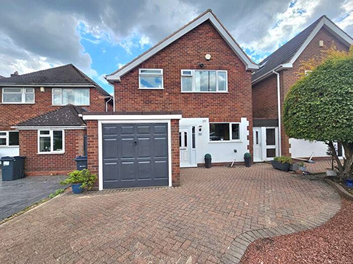 3 Bedroom Detached House For Sale In Queslett Road, Great Barr, Birmingham, B43