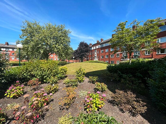 2 Bedroom Apartment To Rent In Redmires Court, Eccles New Road, Salford, M5