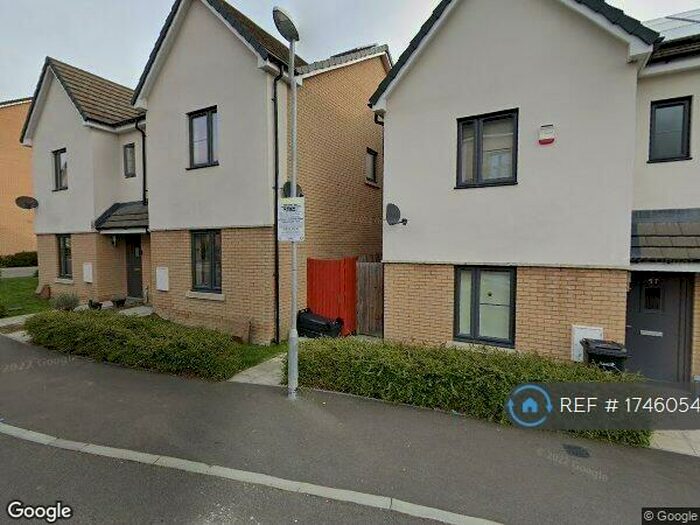 3 Bedroom Semi-Detached House To Rent In Reservoir Way, Ilford, IG6