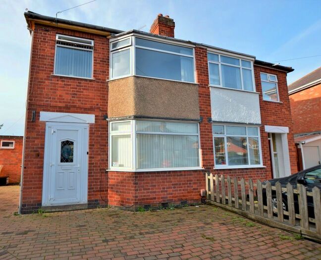 3 Bedroom Semi-Detached House To Rent In Kew Drive, Wigston, LE18