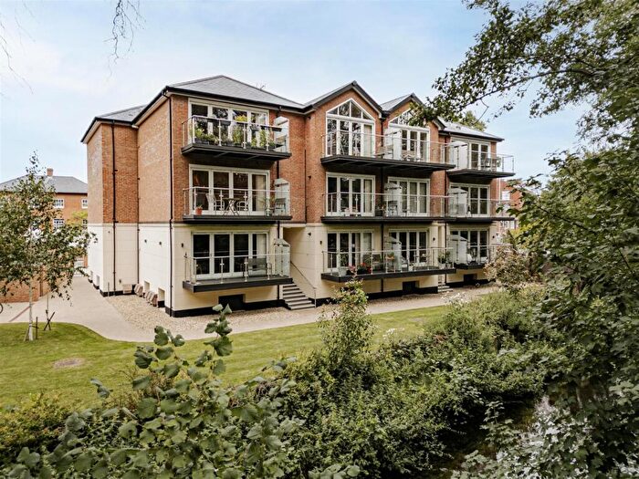 2 Bedroom Flat For Sale In St. Stephen's Road, Canterbury, CT2