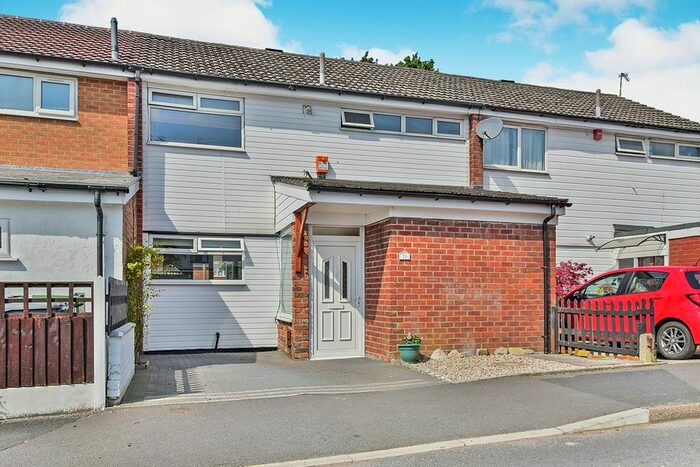 3 Bedroom Terraced House To Rent In Chilham Place, Macclesfield, Cheshire SK11