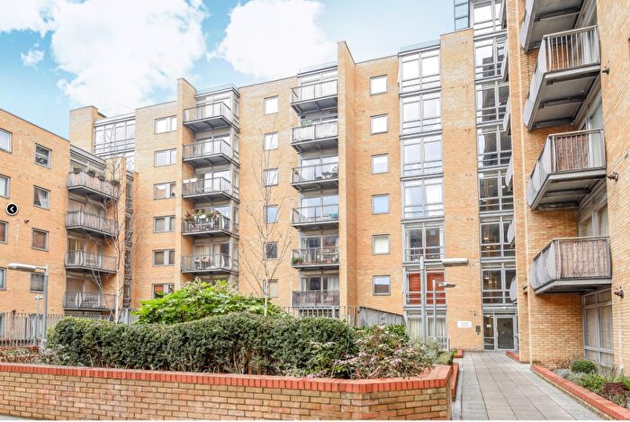 2 Bedroom Flat To Rent In Cassilis Road, London, E14