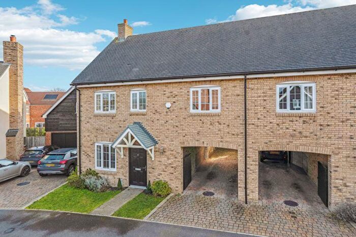 4 Bedroom Semi-Detached House For Sale In Raven Forge, Stone Buckinghamshire, HP17
