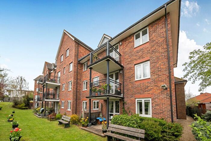 2 Bedroom Flat For Sale In Park Road, Frome, BA11