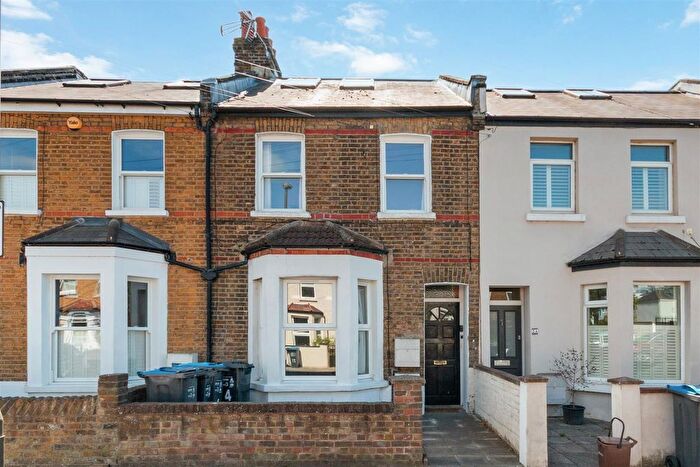 2 Bedroom Flat For Sale In Dryden Road, Wimbledon, SW19