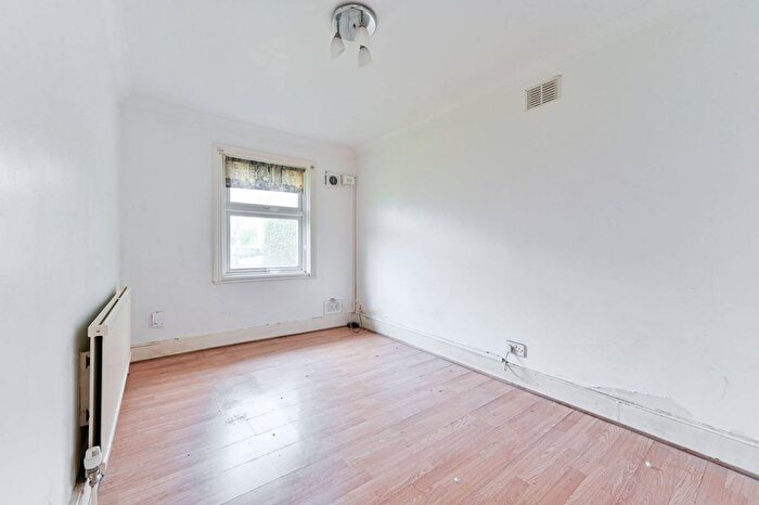 1 Bedroom Flat To Rent In Madeira Road, Streatham Common, London, SW16