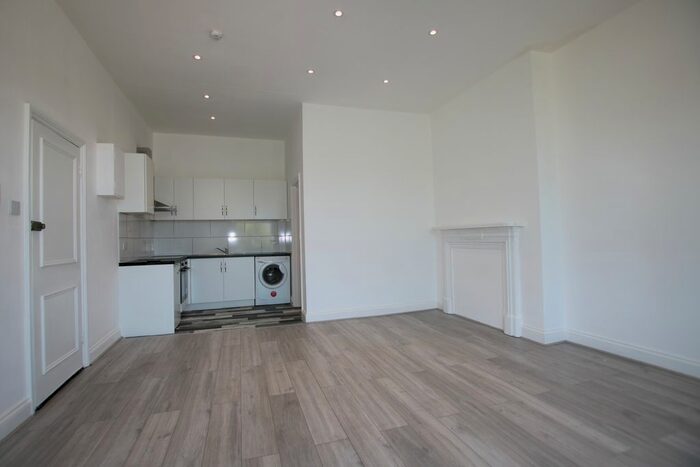 Studio To Rent In St Pauls Avenue, Willesden Green, London, NW2