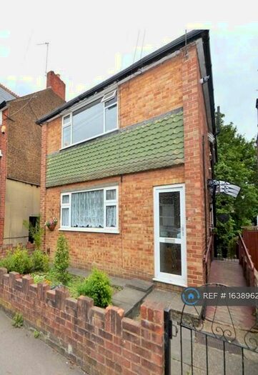 2 Bedroom Maisonette To Rent In Waddon Park Avenue, Croydon, CR0