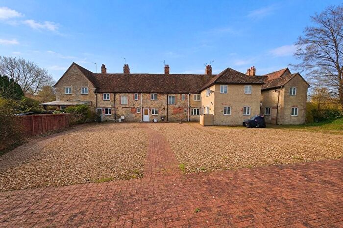 2 Bedroom Cottage To Rent In Barrow Road, Shippon, OX13