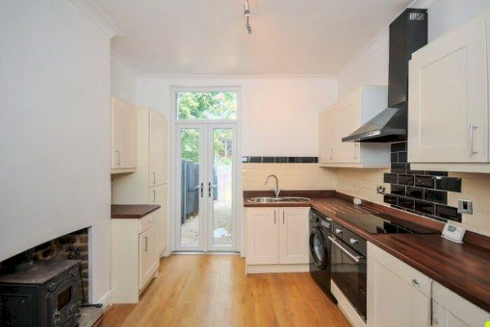 1 Bedroom Flat To Rent In Sunninghill Road, London, SE13