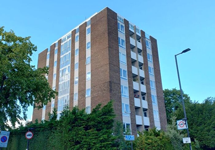 2 Bedroom Flat For Sale In Greenlaw Court, Mount Park Road, London, W5