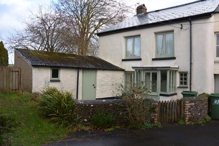 2 Bedroom Semi-Detached House To Rent In Dolton, EX19