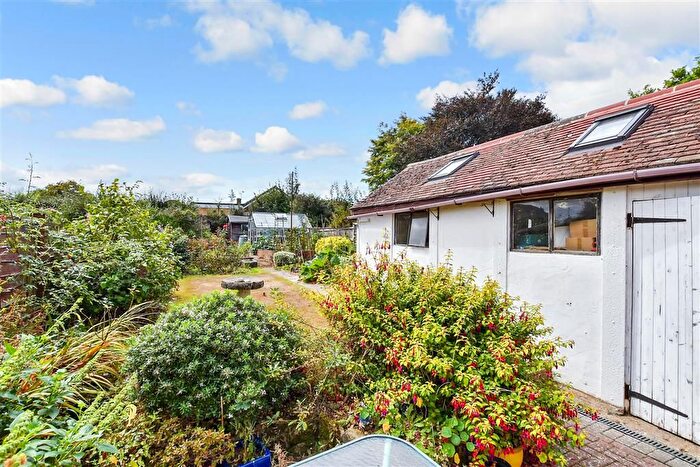 3 Bedroom Semi-Detached House For Sale In Park Way, Coxheath, Maidstone, Kent, ME17