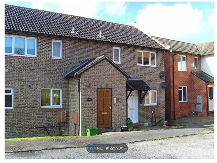 1 Bedroom Flat To Rent In Willow Tree Glade, Calcot, Reading, RG31
