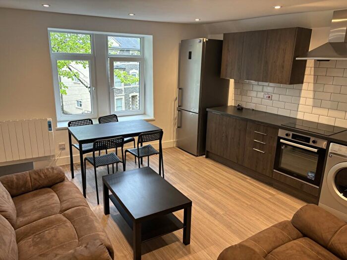 2 Bedroom Flat To Rent In Richmond Road, Cardiff, CF24