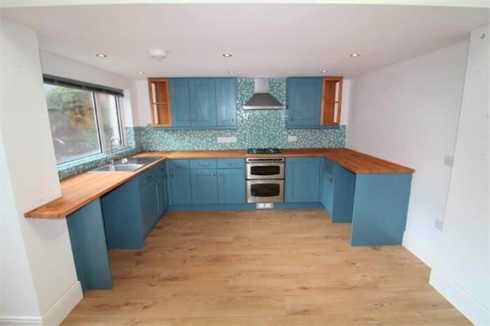 2 Bedroom Town House To Rent In New North Road, Exmouth, EX8