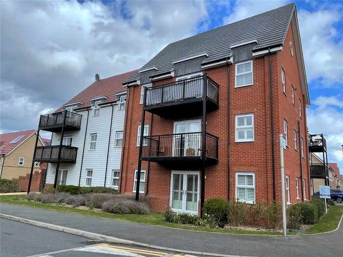 2 Bedroom Flat To Rent In Augusta Road, Stanford-Le-Hope, Essex, SS17