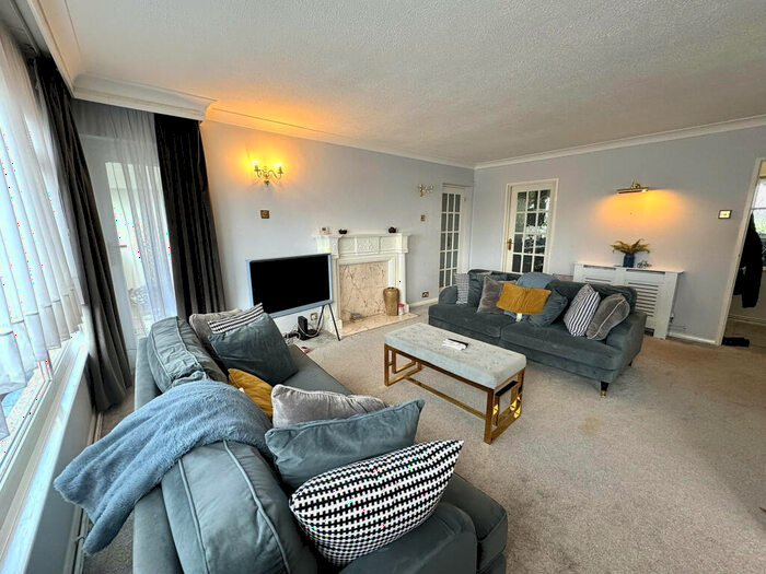 2 Bedroom Apartment To Rent In St. Winifreds Close, Chigwell, Essex, IG7