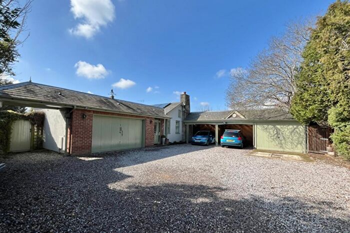 3 Bedroom Detached Bungalow To Rent In Grange Road, Hedge End, SO30