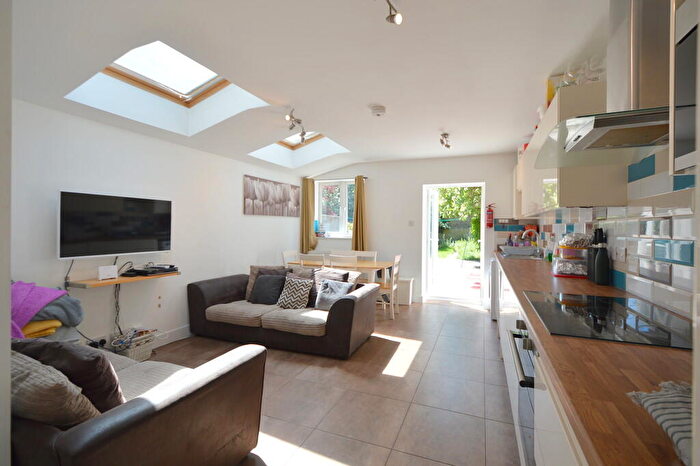 6 Bedroom Town House For Sale In Lower Road, London, SE16