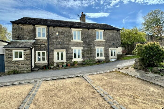 3 Bedroom Detached House For Sale In Back Lane, Charlesworth, Glossop, SK13
