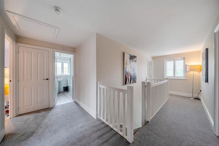 5 Bedroom Detached House For Sale In Pauling Close, Aston Clinton, HP22