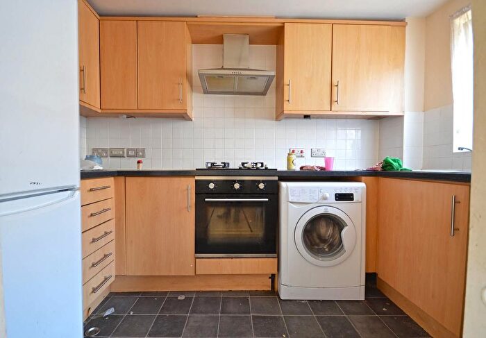 1 Bedroom Flat To Rent In Miles Drive, Thamesmead, London, SE28