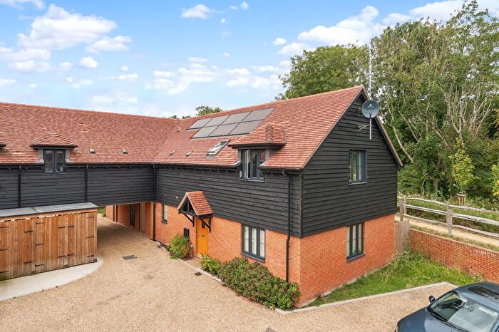 2 Bedroom Flat For Sale In Newland Gardens, Amberley, BN18