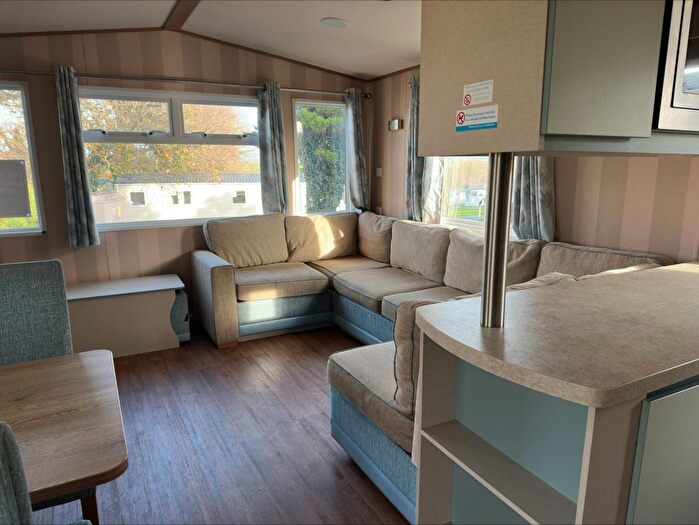 3 Bedroom Park Home For Sale In Crantock, Newquay, TR8